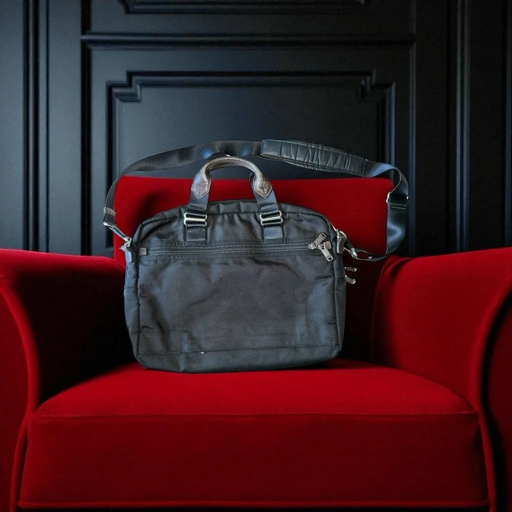 Tumi this bag